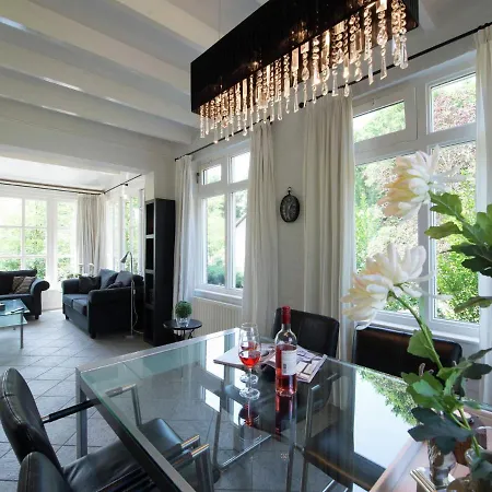 Villa Comfortable House With A Dishwasher At The Bedafse Bergen *