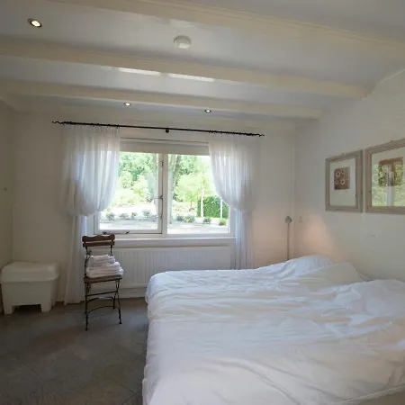 Comfortable House With A Dishwasher At The Bedafse Bergen *